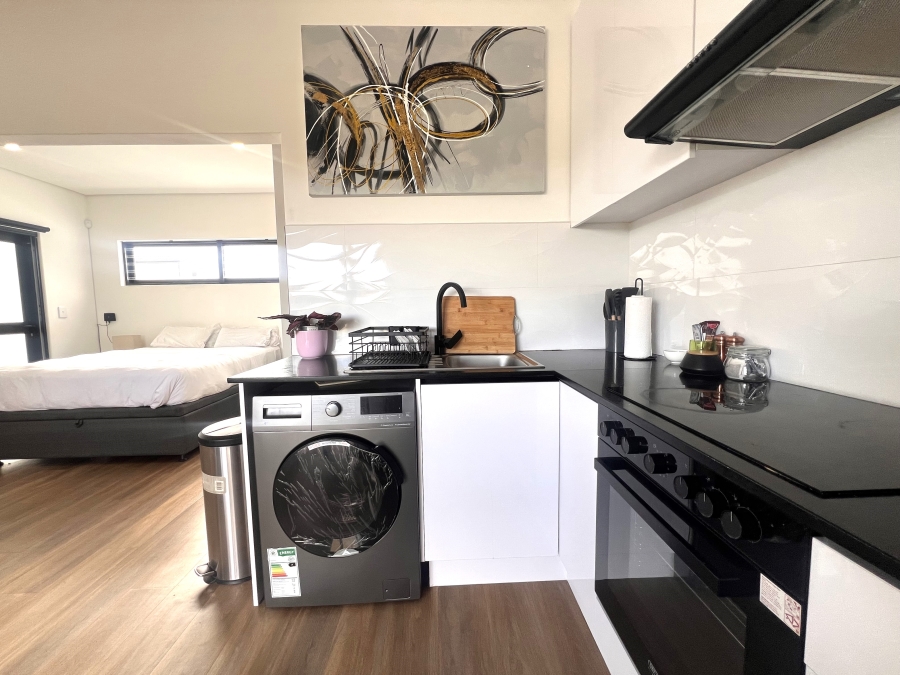 To Let 4 Bedroom Property for Rent in Sandown Western Cape